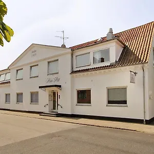Petit Hotel